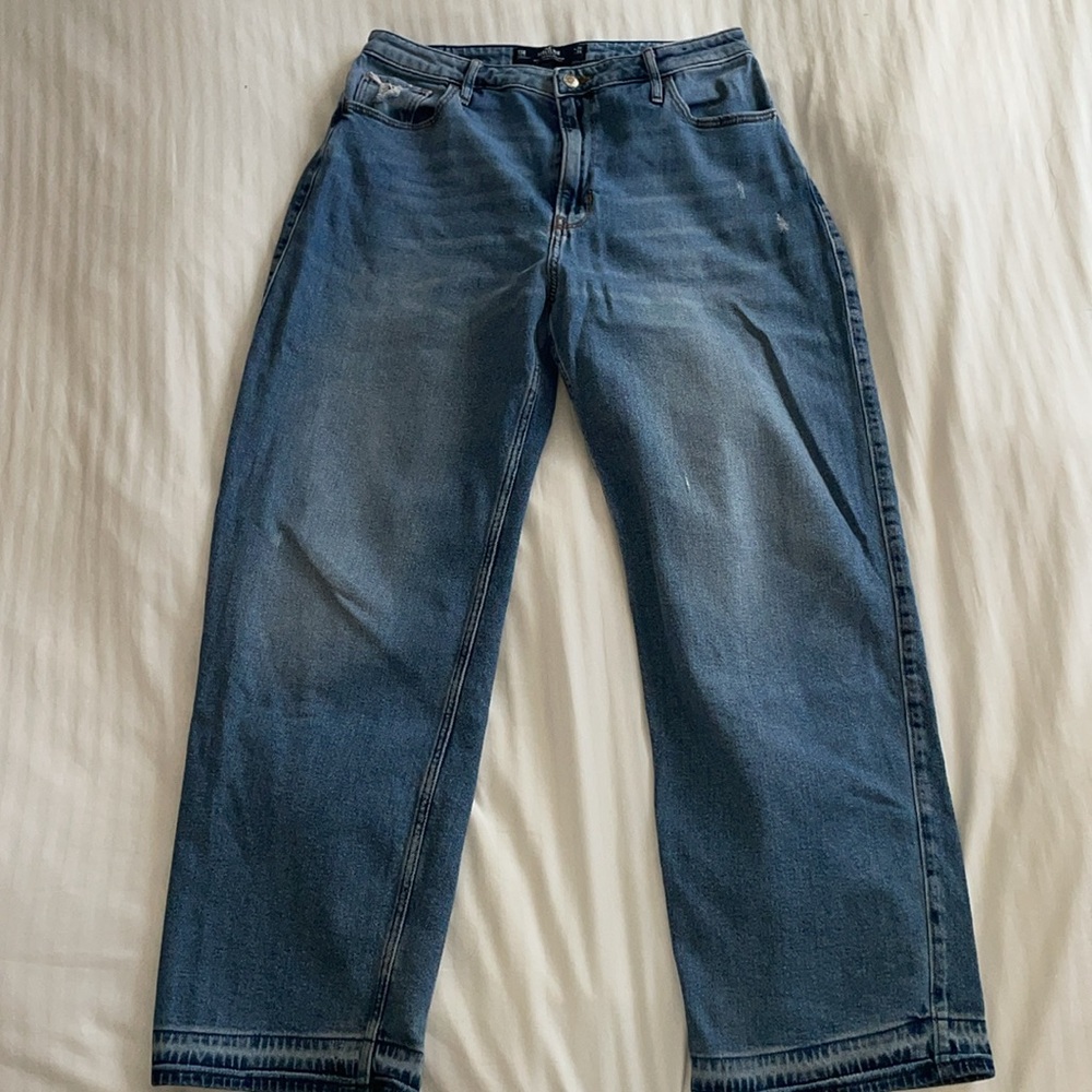 Hollister Ultra High-Rise Dad Jean